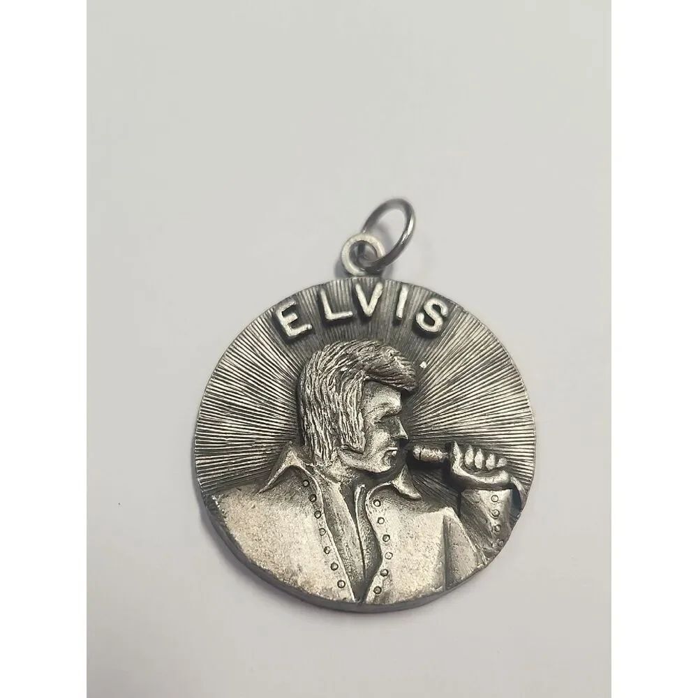 Elvis Pewter Pendant King Of Rock Tribute 1935-1977